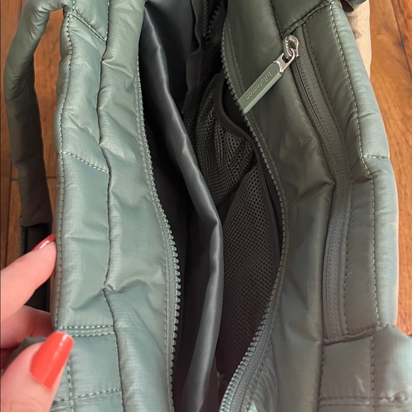 lululemon athletica Quilted Grid Tote Bag - Picture 7 of 8